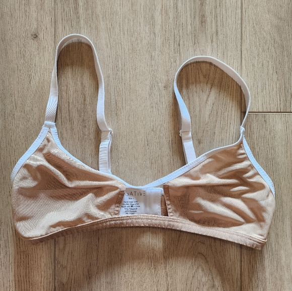 Negative bras - Picture 4 of 5